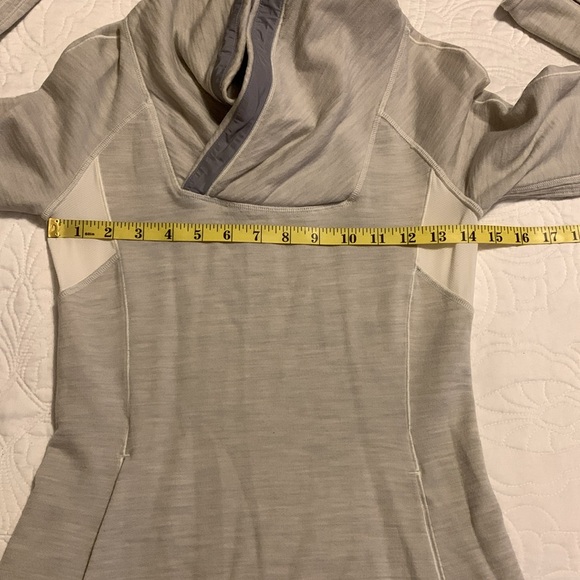 Lululemon Women’s Run Pitter Patter Heather Grey-White Long Sleeve Size 2 - Picture 12 of 14